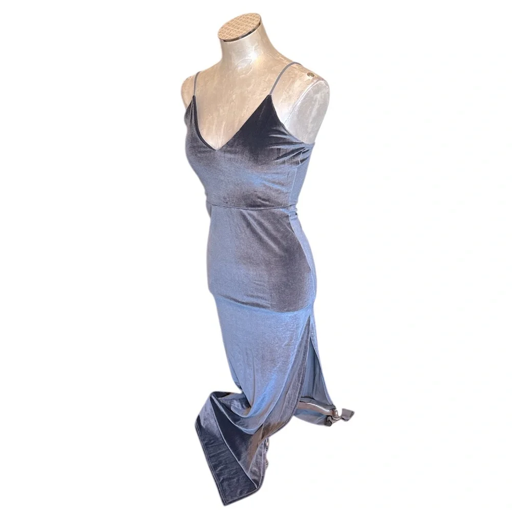 Boohoo Petite Women’s Gray Velvet Long Bodycon Dress With Side Slit Size 0
